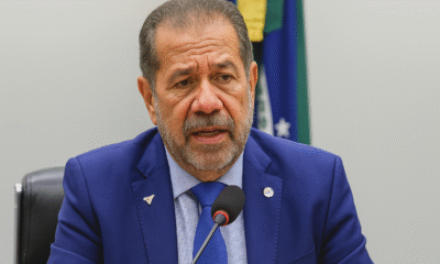 Escândalo do INSS: Renúncia de Lupi Agita Governo Lula