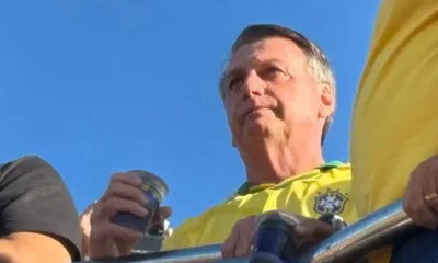 Bolsonaro participa de ato pela anistia e afirma: Não vamos abaixar a cabeça