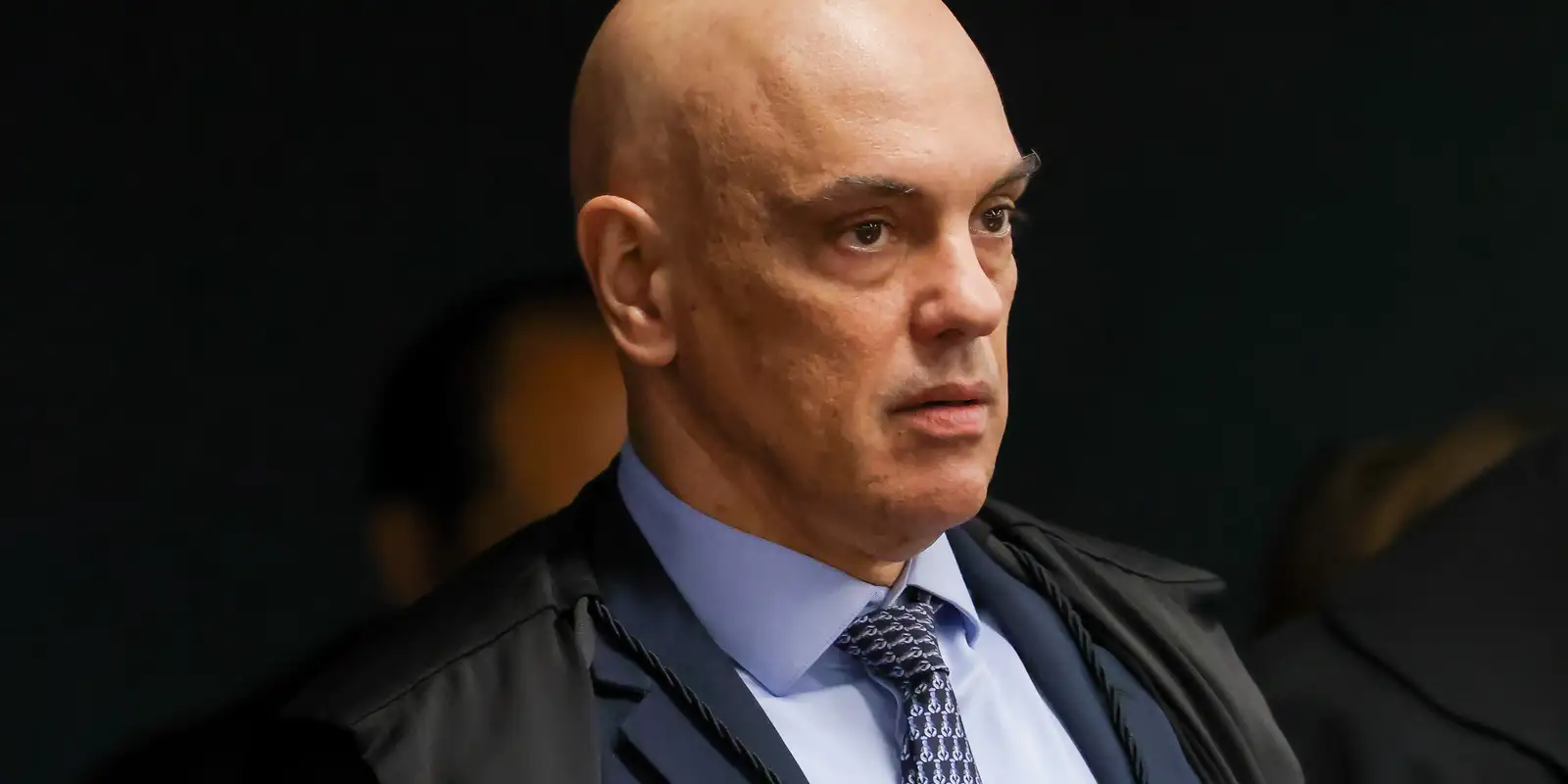 Ministro do STF Concede Prazo para Defesa de Jair Bolsonaro sobre Documento de Asilo Político