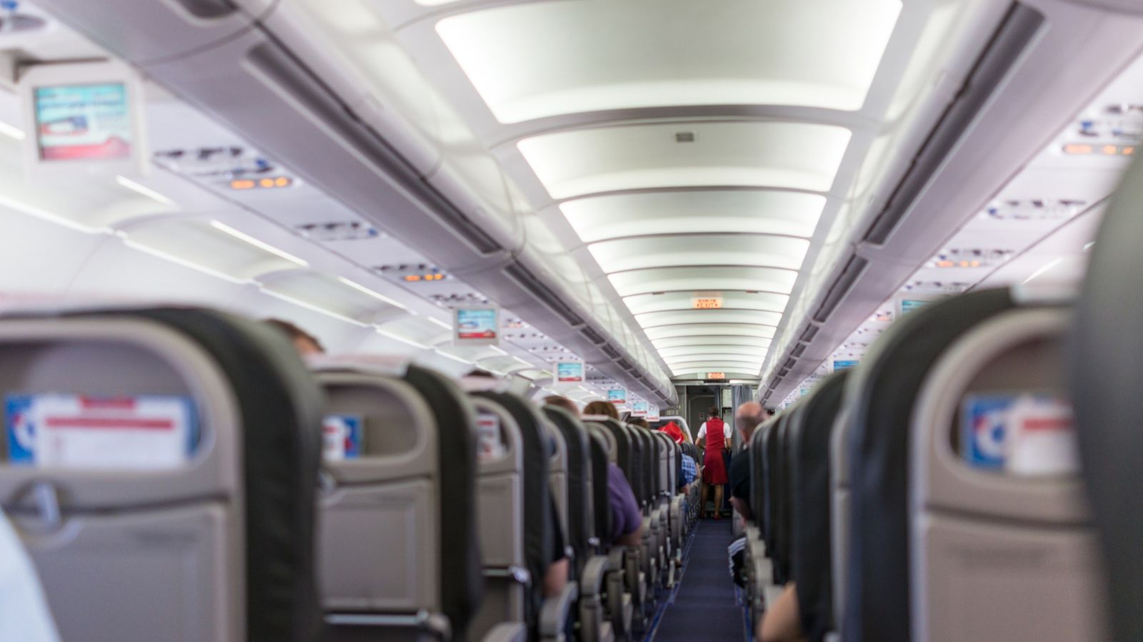 Avião Cai na Índia: Detalhes sobre o Acidente e o Sinal de Emergência