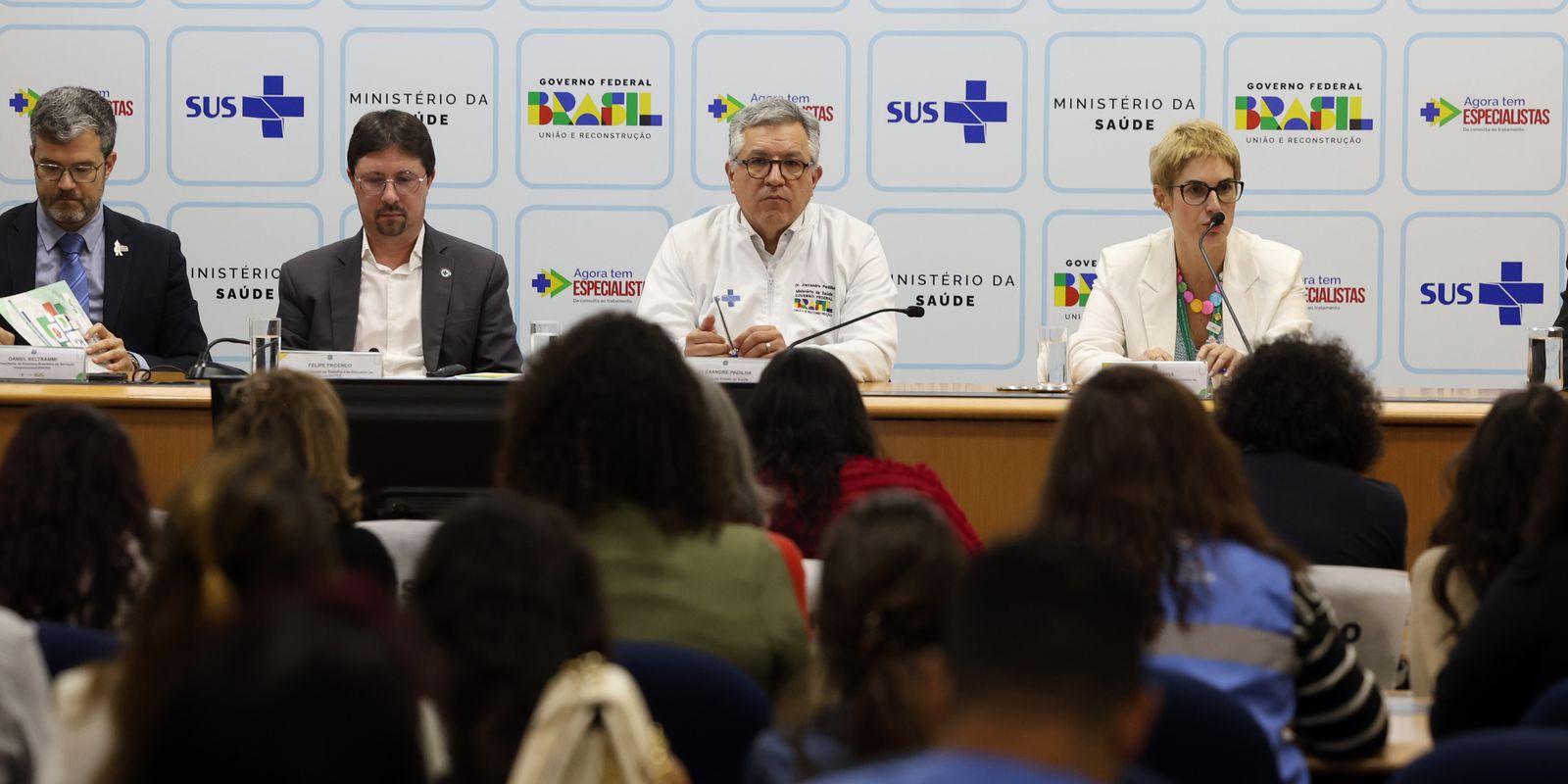 Início do Programa Agora Tem Especialistas: Uma Revolução na Saúde