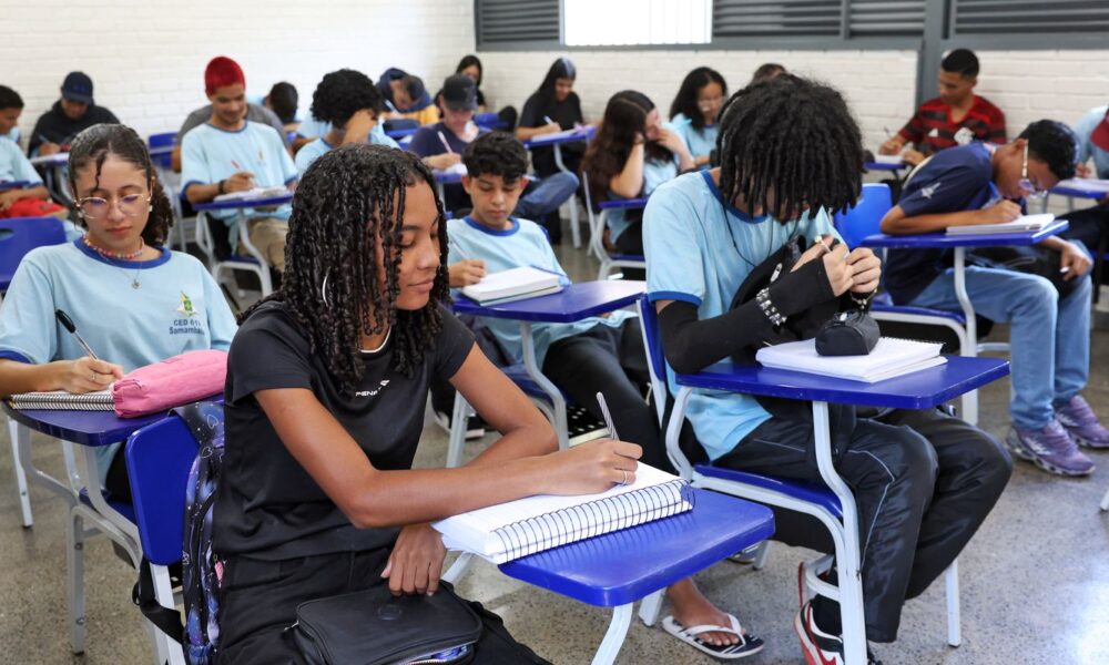 Estudantes do Programa Pé-de-Meia Recebem Nova Parcela de Incentivo