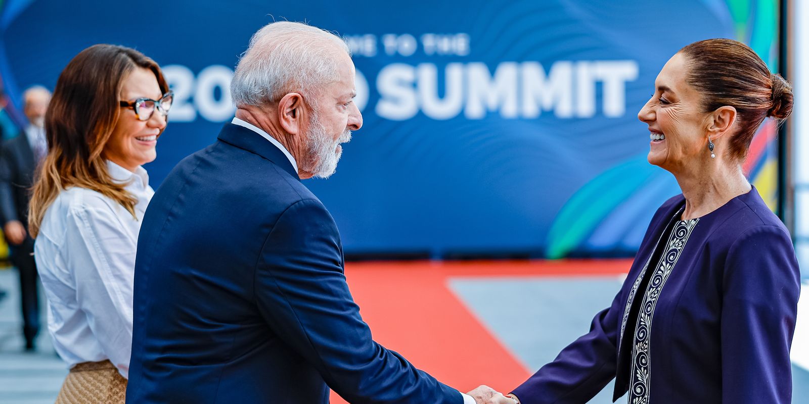 Presidente Lula Discute Relações Comerciais com o México