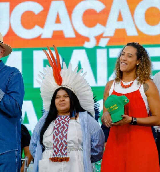 Lula Critica Falta de Diálogo com os EUA e Defende Negociações sobre Tarifas