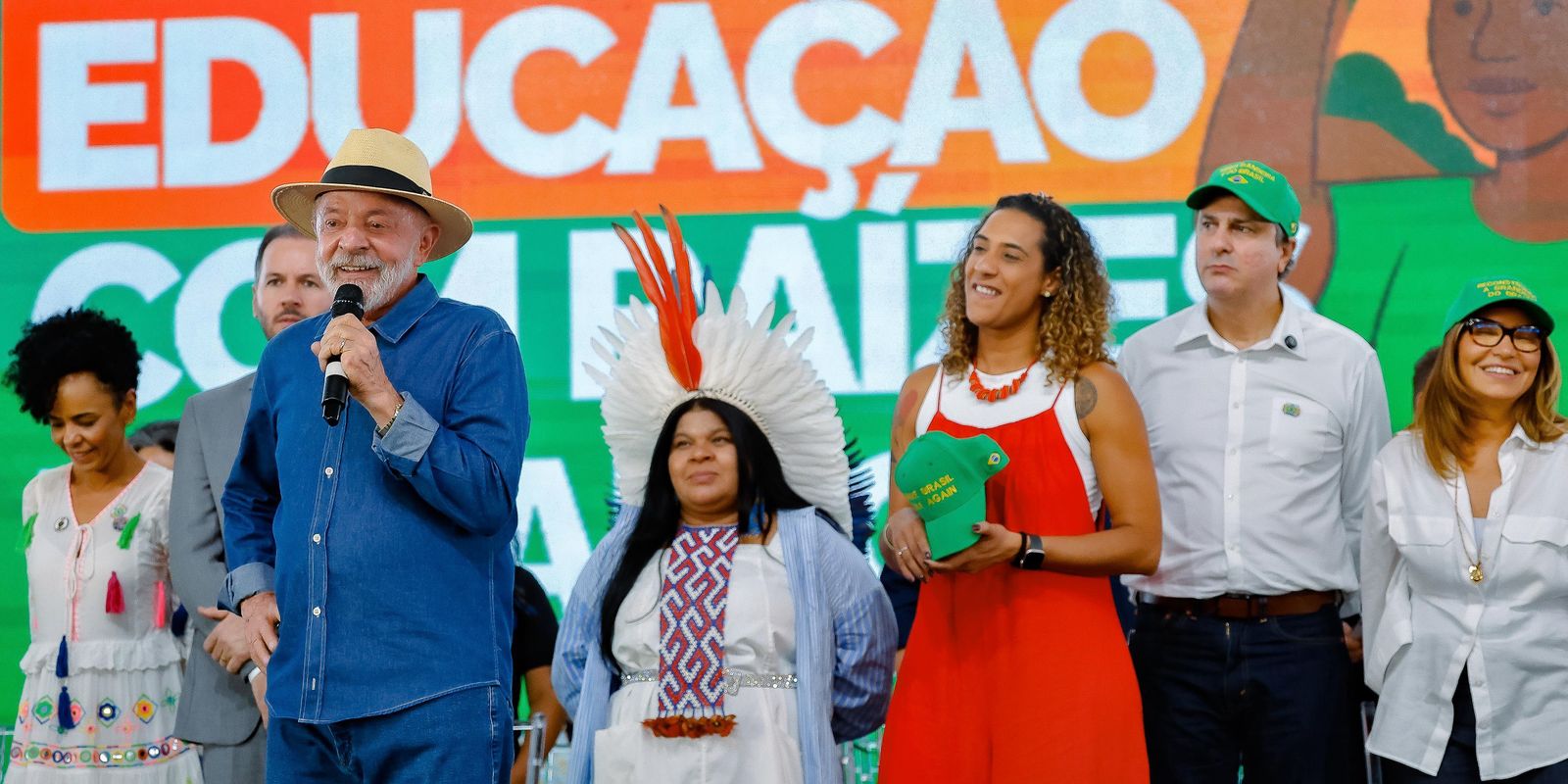 Lula Critica Falta de Diálogo com os EUA e Defende Negociações sobre Tarifas