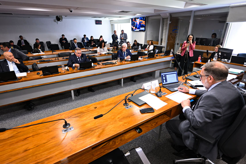 Comissão de Ciência e Tecnologia Aprova Projeto Sobre Educação Científica