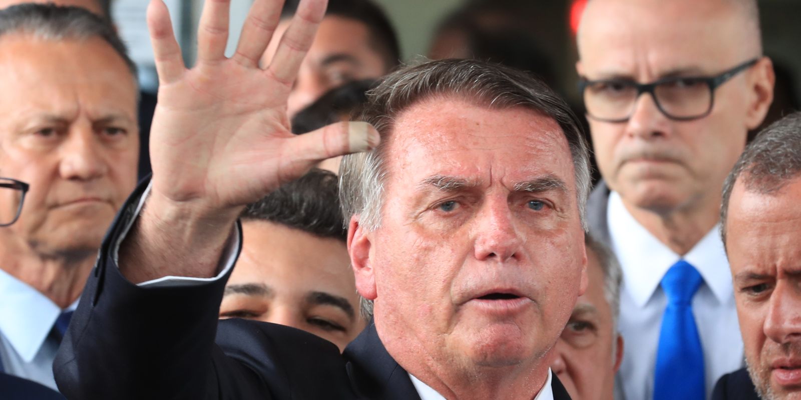 Bolsonaro Busca Orientação Jurídica de Advogado de Trump em Caso de Tarifaço