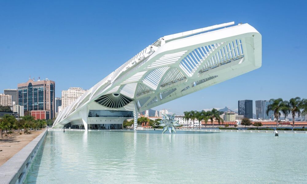 Debates na Academia: Lançamento com Especialistas em Tecnologia e Sociedade