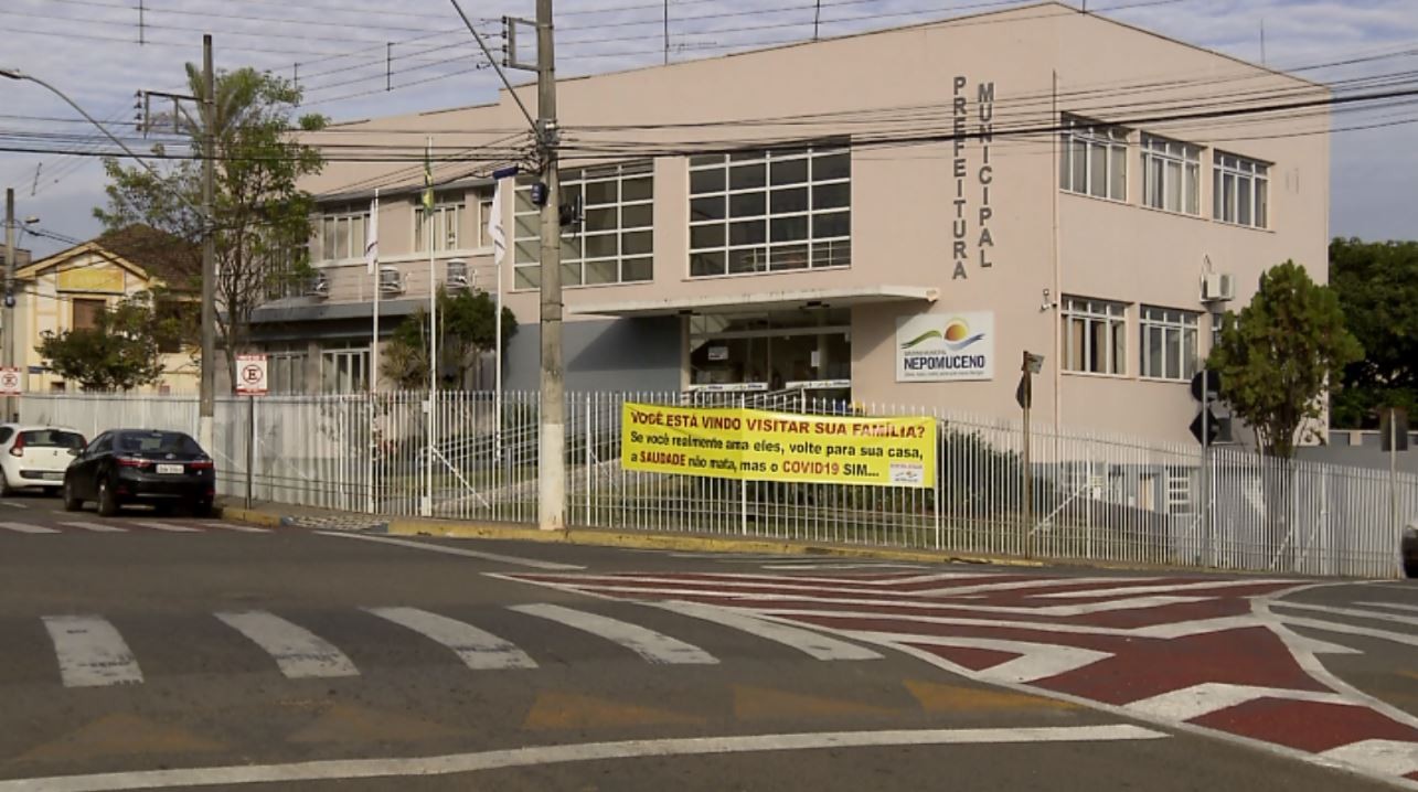 Clínica Social Enfrenta Desafios Financeiros para Regularização