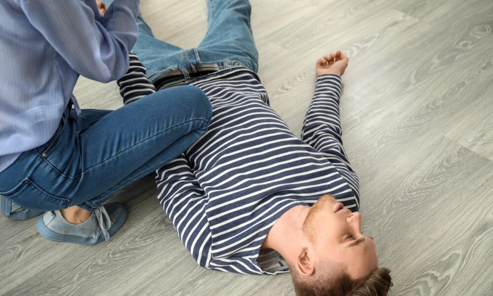 O que fazer ao presenciar um desmaio: um guia prático