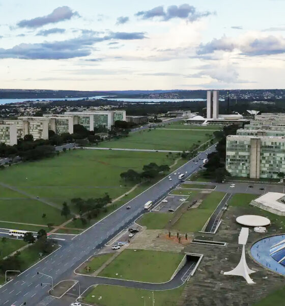 Brasil registra aumento de temporários e comissionados no serviço público