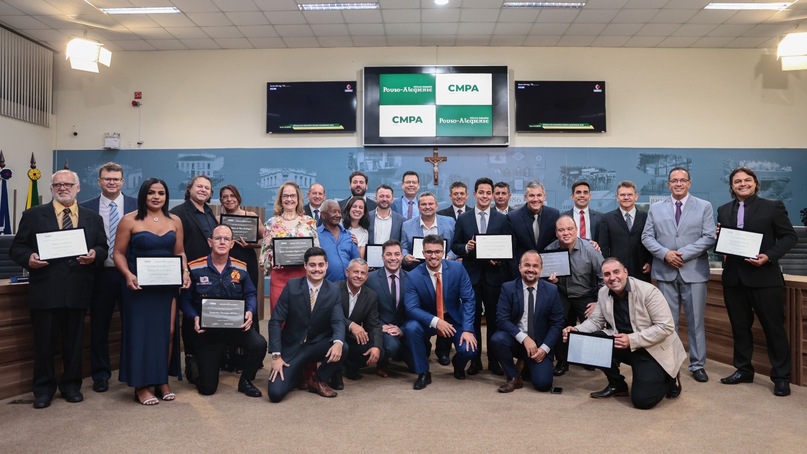 Entrega de Honrarias em Pouso Alegre: Evento Atrai Autoridades e Comunidade