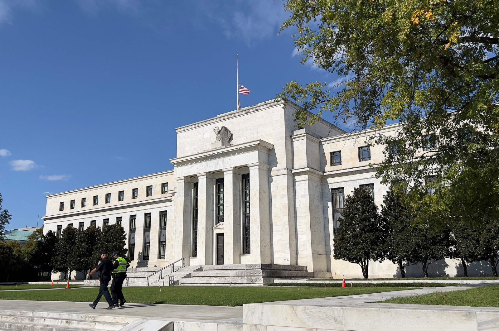 Federal Reserve Anuncia Corte de Juros: O Impacto na Economia Americana