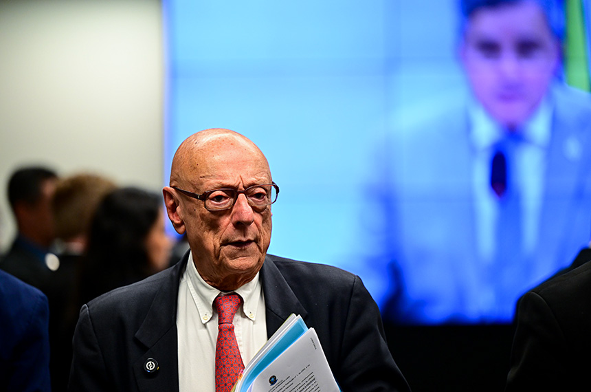 Medida Provisória Aprovada pela Comissão Mista de Orçamento Destina R$ 3,3 Bilhões para Aposentados do INSS