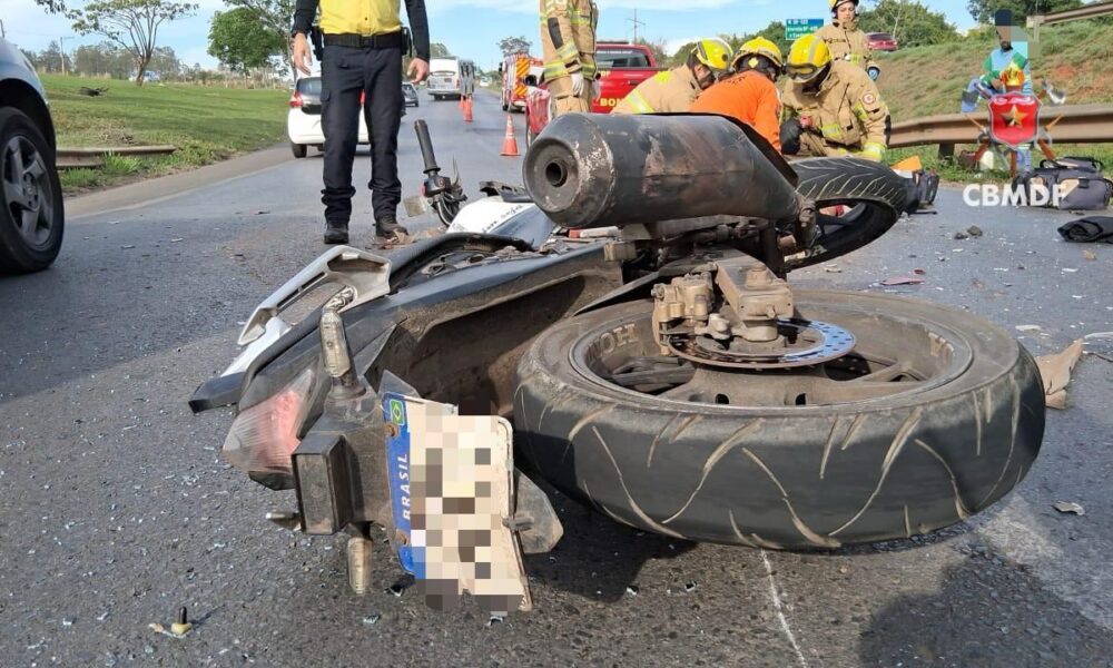 Acidente entre Carro e Motocicleta em Sobradinho: Bombeiros Mobilizados e Vítima em Estado Grave