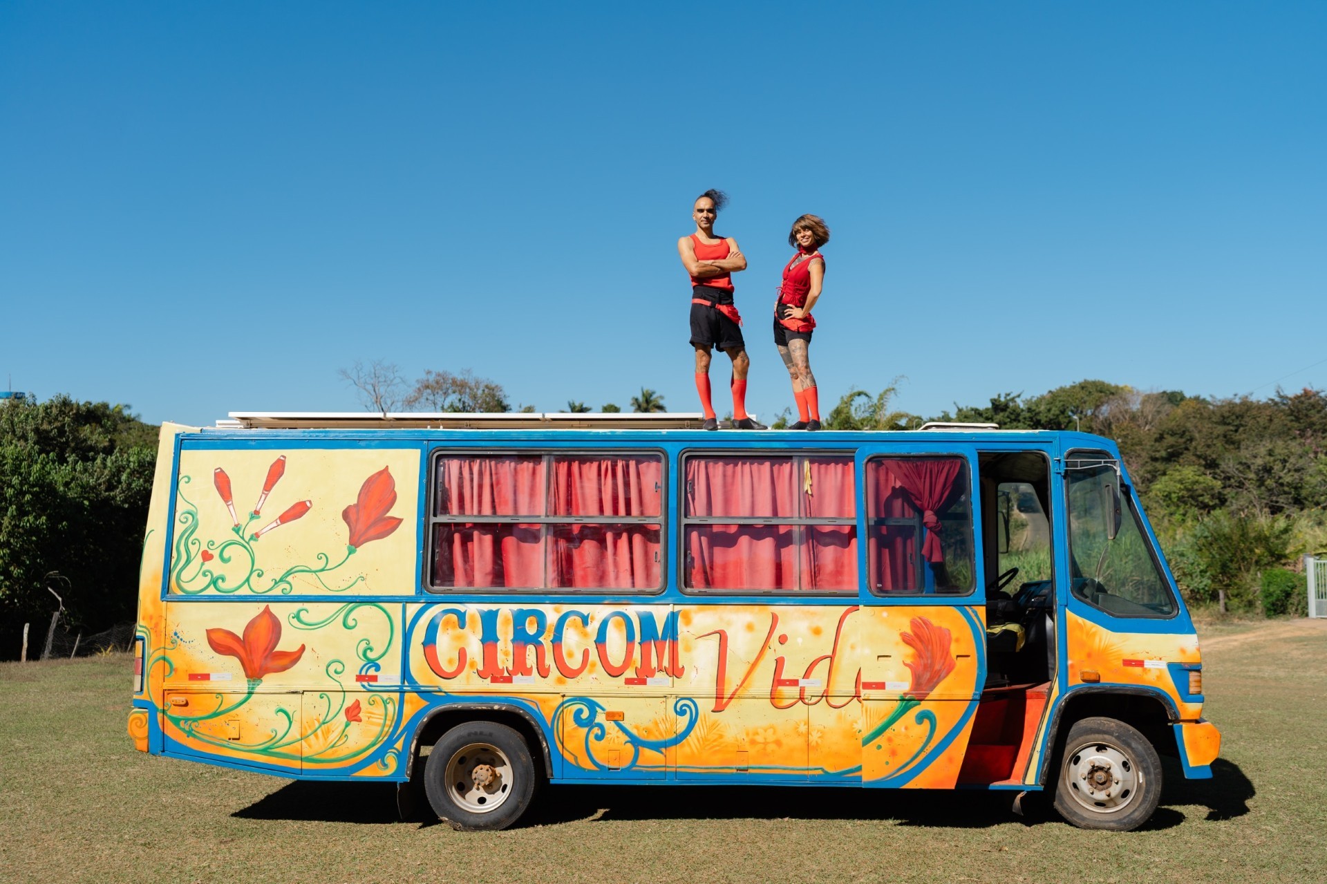 O Circo Através dos Olhos de Marcella Romar e Valentin Etchevest