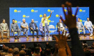 Governo do Distrito Federal Entrega 1.021 Escrituras a Famílias do Regulariza DF