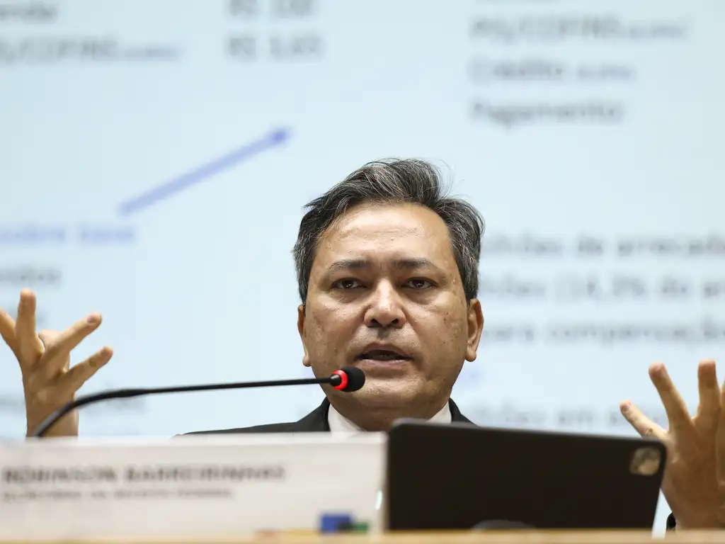 Megaoperação contra o Grupo Refit: Receita Federal Revela Esquemas de Evasão Fiscal