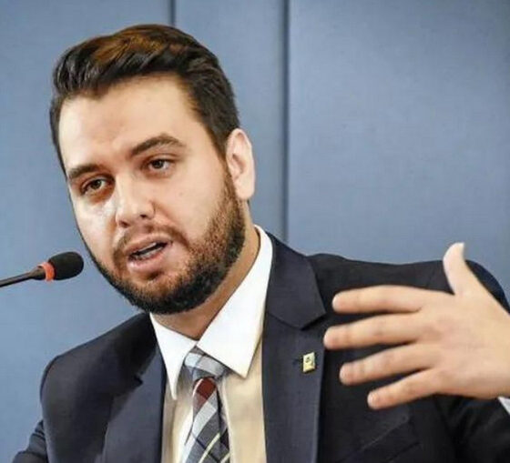 Filipe Martins, Ex-Assessor de Bolsonaro, Preso em Ponta Grossa