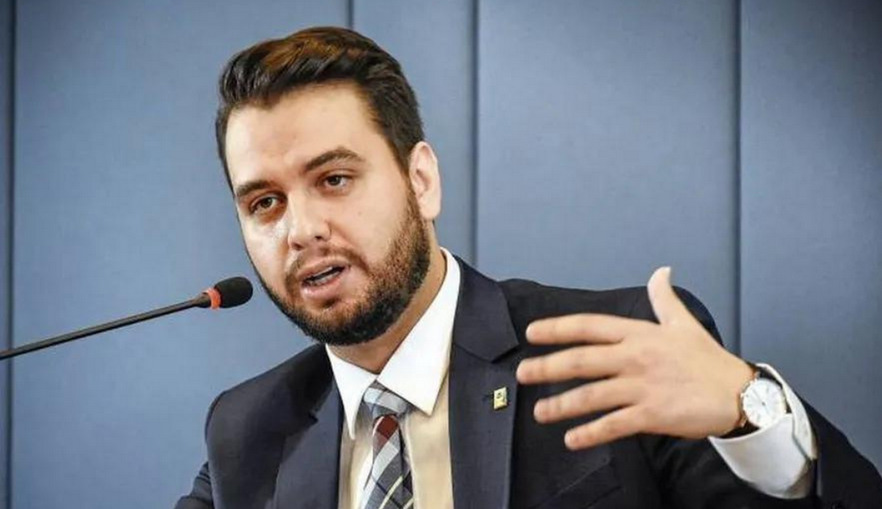 Filipe Martins, Ex-Assessor de Bolsonaro, Preso em Ponta Grossa
