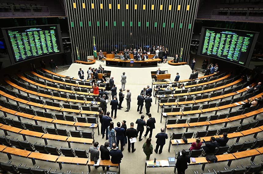 Congresso Nacional Retoma Votações com 73 Vetos Presidenciais Pendentes