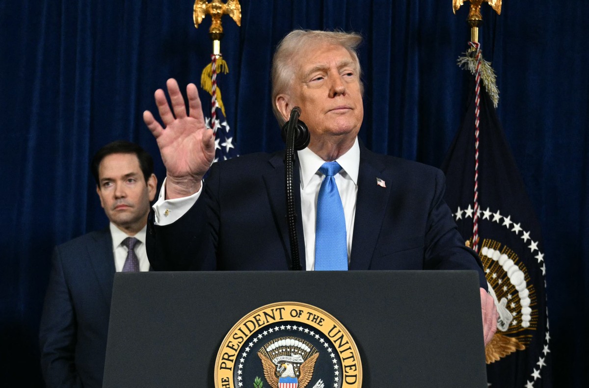 Desdobramentos da Crise na Venezuela: Trump Adota Tom Contundente em Coletiva na Flórida