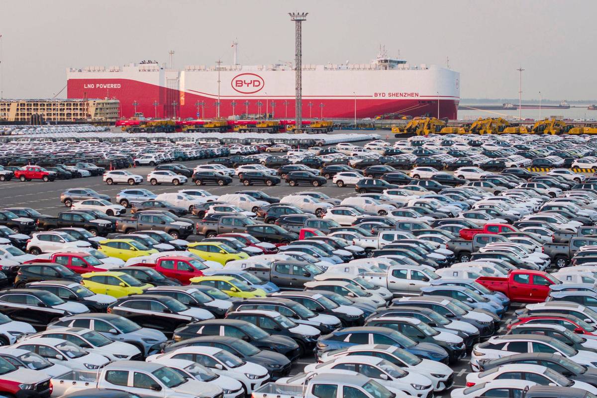 Crescimento das Vendas da BYD Enfrenta Desaceleração em 2025, Mas Continúa à Frente da Tesla