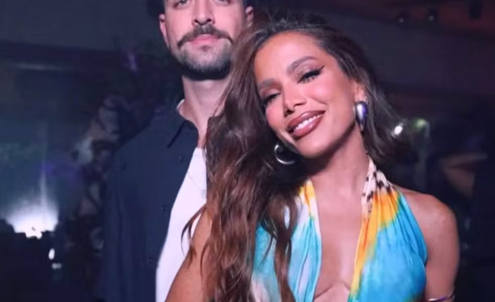 Anitta e Ian Bortolanza: Um Ano de Amor Discreto e Surpreendente