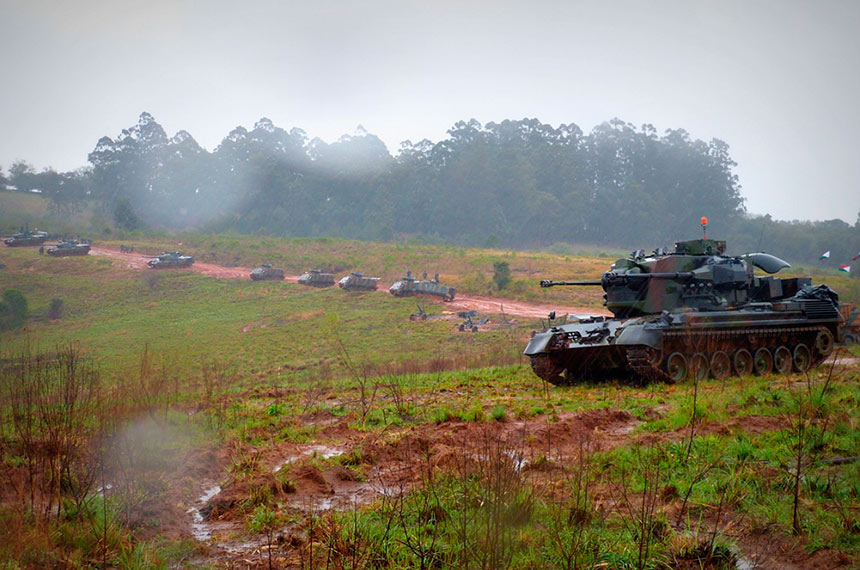Brasil Sanciona Lei para Doação de Material Militar ao Paraguai
