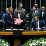 Governo apresenta balanço positivo e prioriza PECs no Congresso