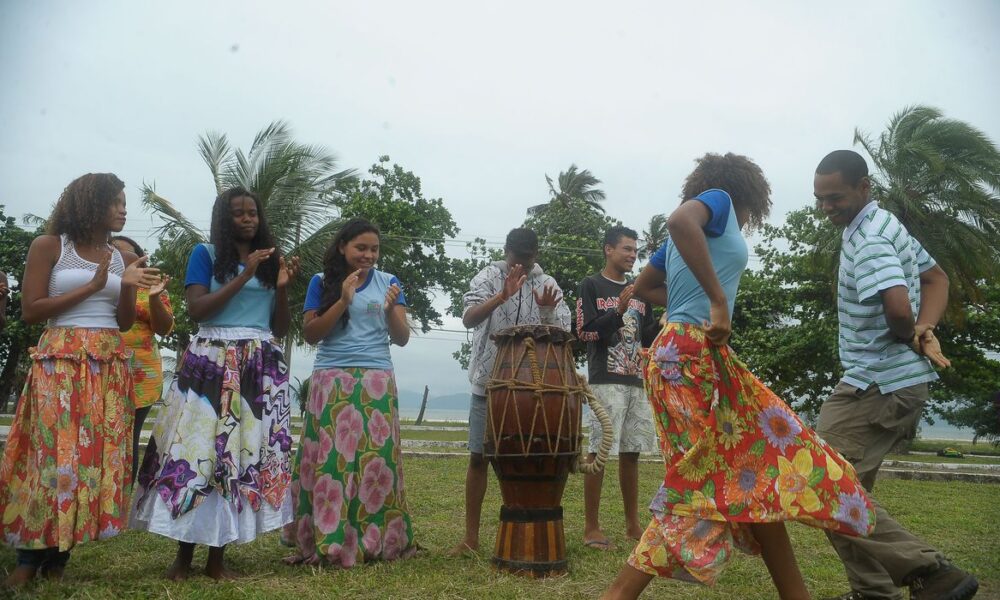 Projeto de Lei de Jorge Kajuru Combate ao Racismo Estrutural em Três Eixos