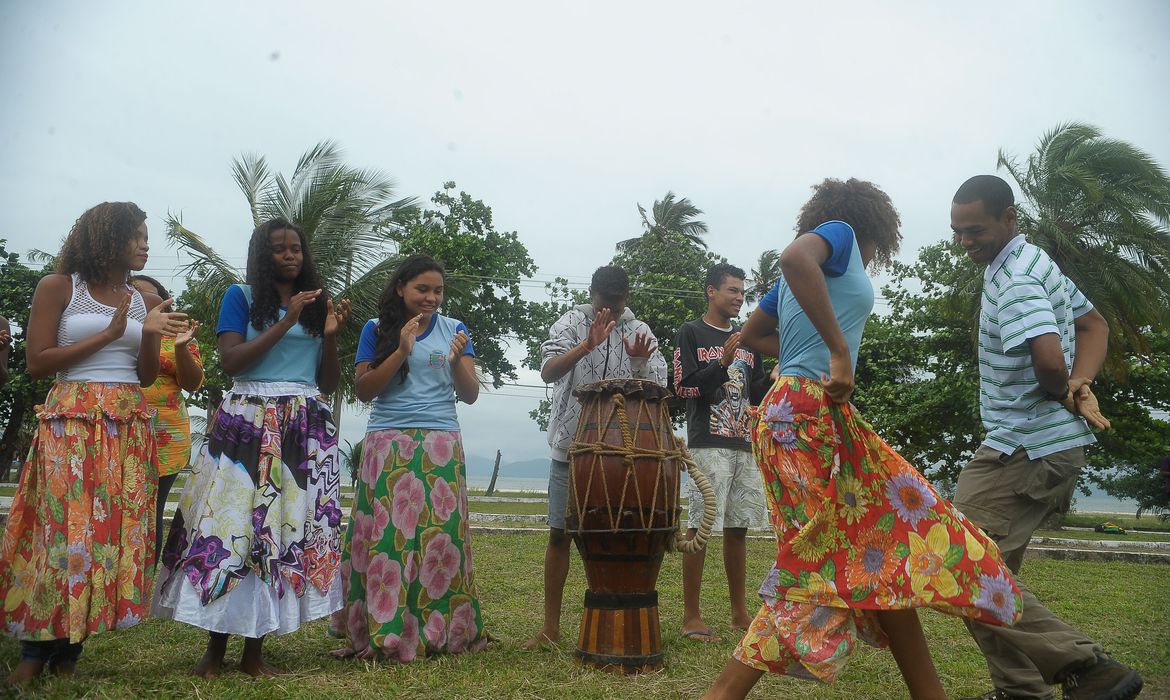 Projeto de Lei de Jorge Kajuru Combate ao Racismo Estrutural em Três Eixos